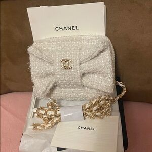 GWP Cream Tweed Clutch with Bow
